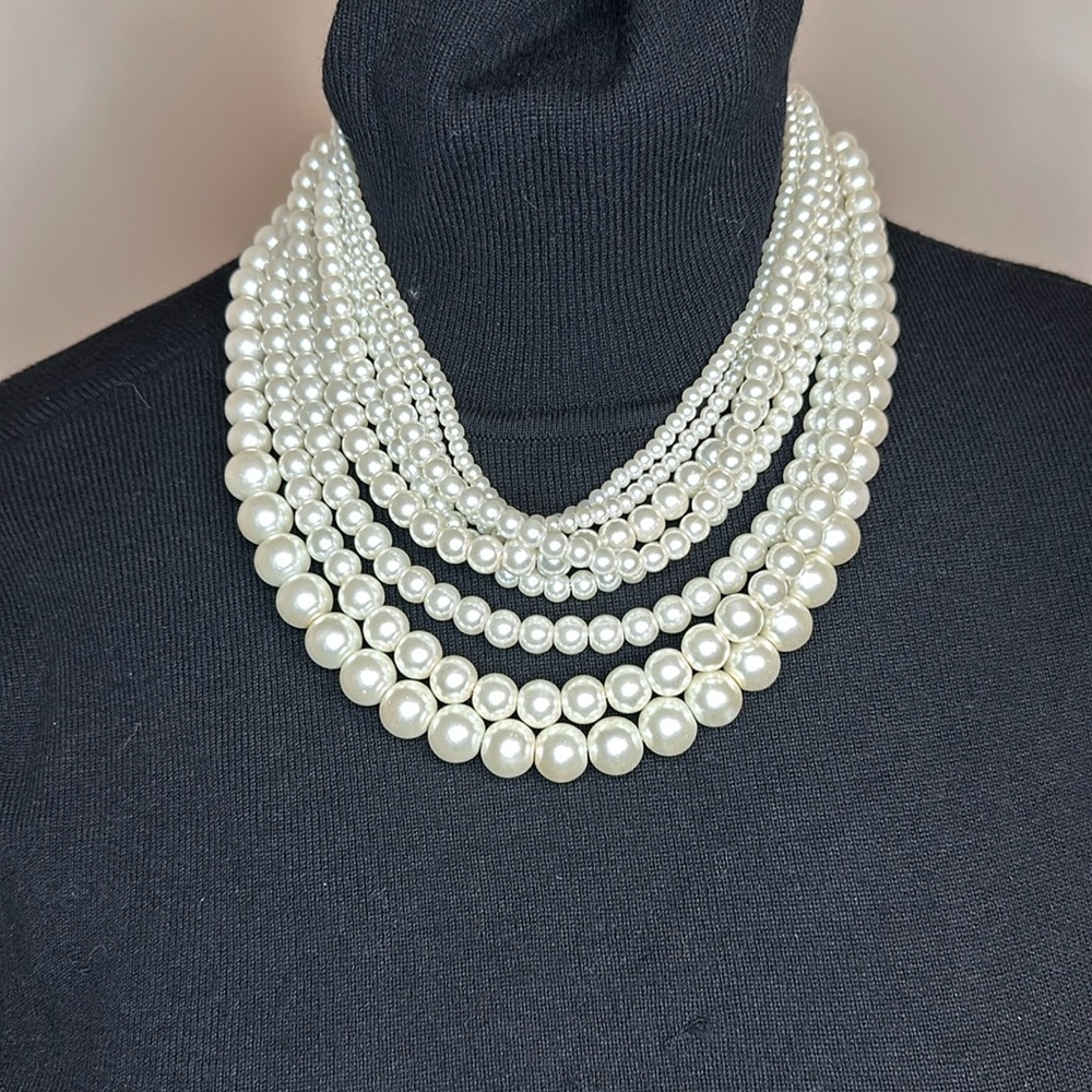 Elegant Pearl statement multistrand fashion necklace